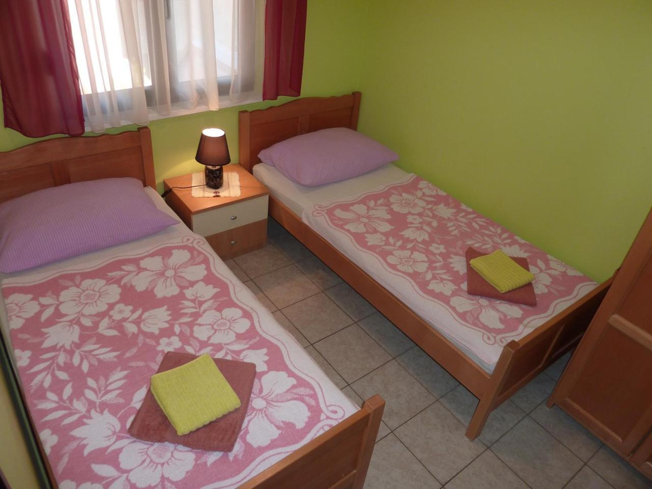 Queen Beach Apartments - Private Pool - Sabunike III Privlaka  Dış mekan fotoğraf