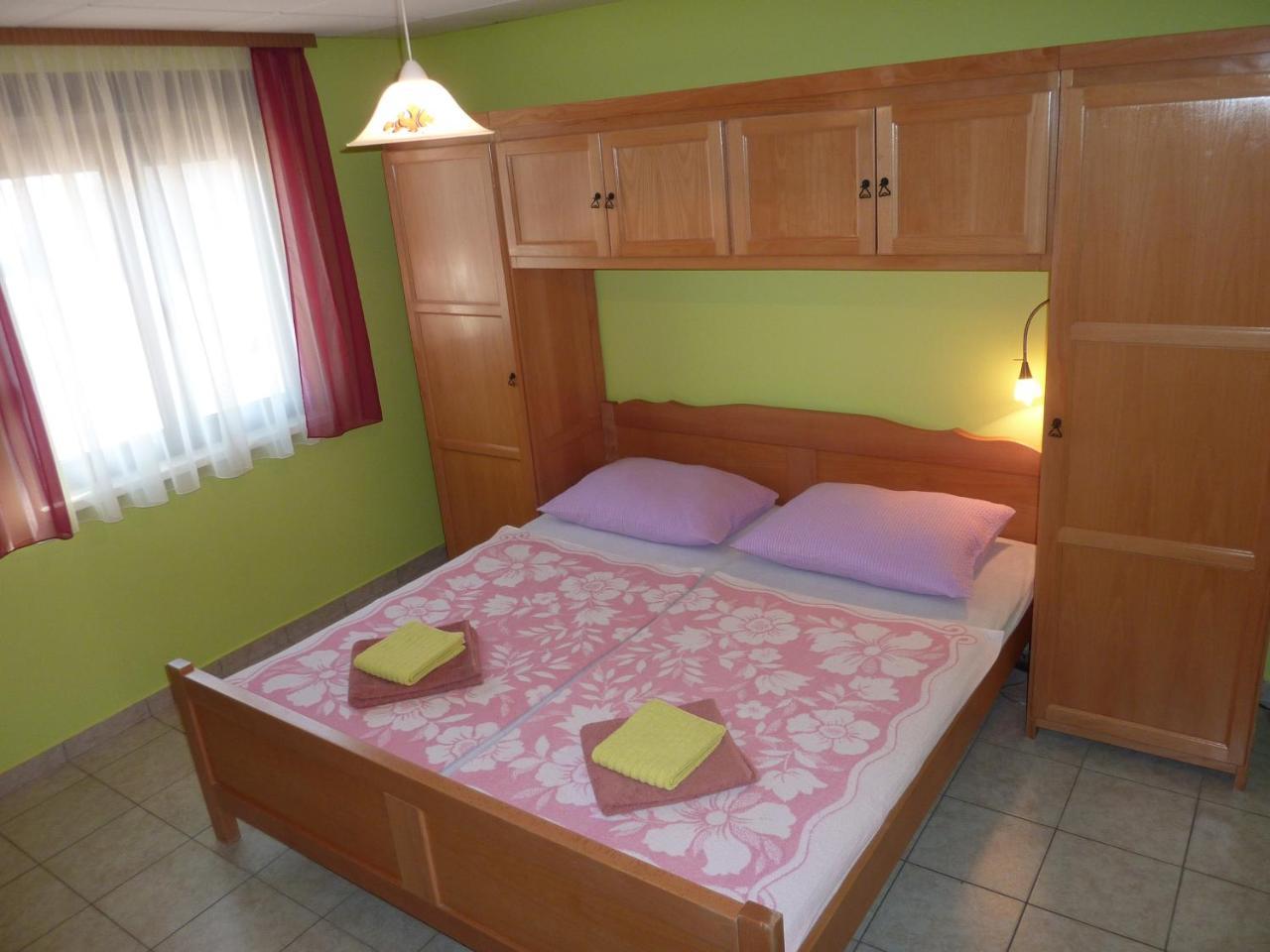 Queen Beach Apartments - Private Pool - Sabunike III Privlaka  Dış mekan fotoğraf